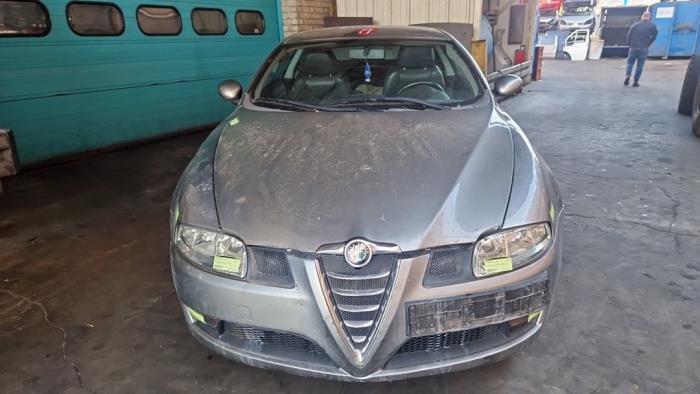 Alfa Romeo GT 1.8 Twin Spark 16V Sloopvoertuig (2005, Grijs)