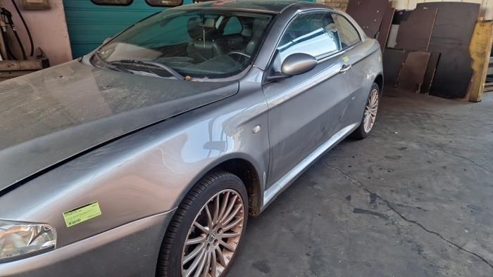 Alfa Romeo GT 1.8 Twin Spark 16V Sloopvoertuig (2005, Grijs)