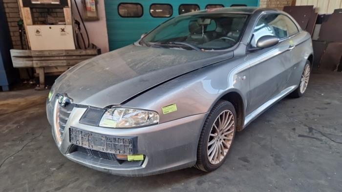 Alfa Romeo GT 1.8 Twin Spark 16V Sloopvoertuig (2005, Grijs)
