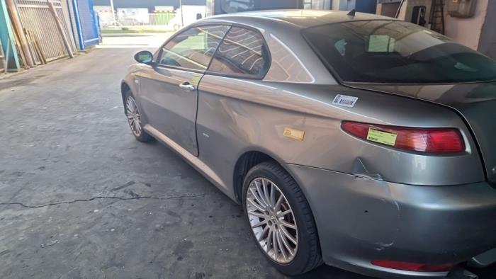 Alfa Romeo GT 1.8 Twin Spark 16V Sloopvoertuig (2005, Grijs)