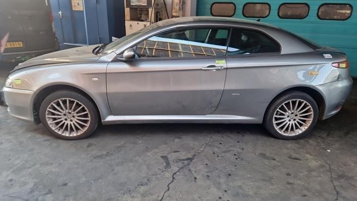 Alfa Romeo GT 1.8 Twin Spark 16V Sloopvoertuig (2005, Grijs)