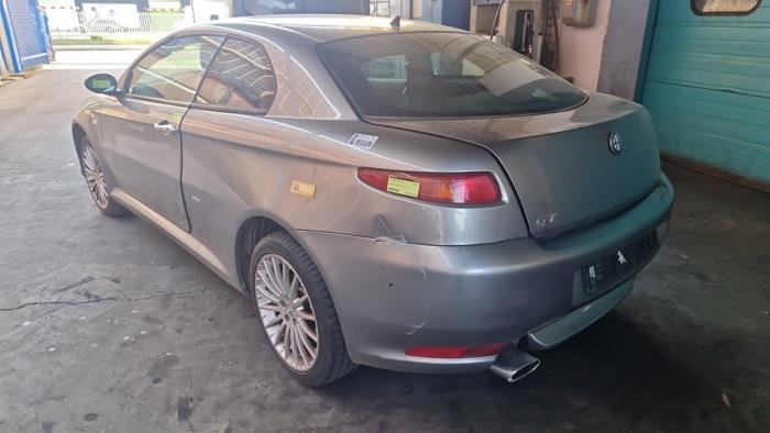 Alfa Romeo GT 1.8 Twin Spark 16V Sloopvoertuig (2005, Grijs)