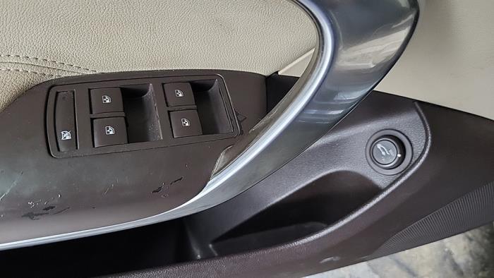 Opel Insignia Sports Tourer 1.8 16V Ecotec Sloopvoertuig (2009, Zwart)