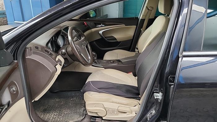 Opel Insignia Sports Tourer 1.8 16V Ecotec Sloopvoertuig (2009, Zwart)