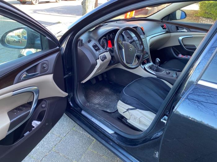 Opel Insignia Sports Tourer 1.8 16V Ecotec Sloopvoertuig (2009, Zwart)