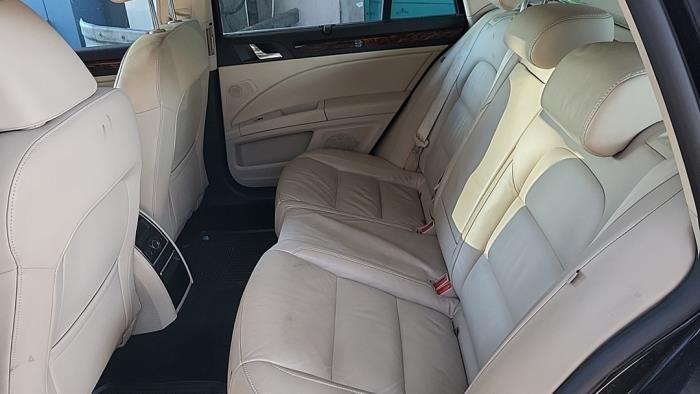 Skoda Superb Combi 2.0 TDI 16V 4x4 Sloopvoertuig (2010, Zwart)