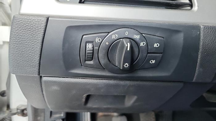 BMW 3 serie Touring 320i 16V Sloopvoertuig (2007, Grijs)