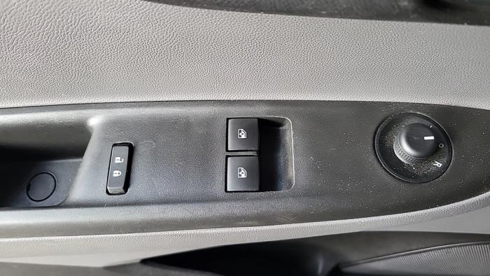 Opel Karl 1.0 12V Sloopvoertuig (2019, Zwart)
