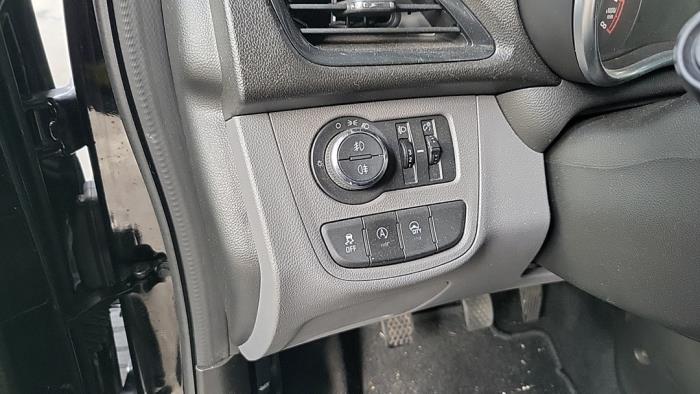 Opel Karl 1.0 12V Sloopvoertuig (2019, Zwart)