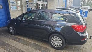 Opel Astra J Sports Tourer 1.4 Turbo 16V  (Schade)