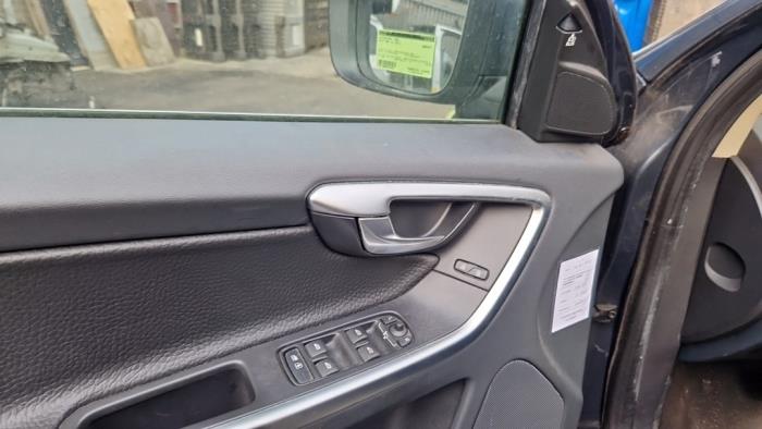 Volvo XC60 I 2.0 DRIVe 20V Sloopvoertuig (2011, Grijs)