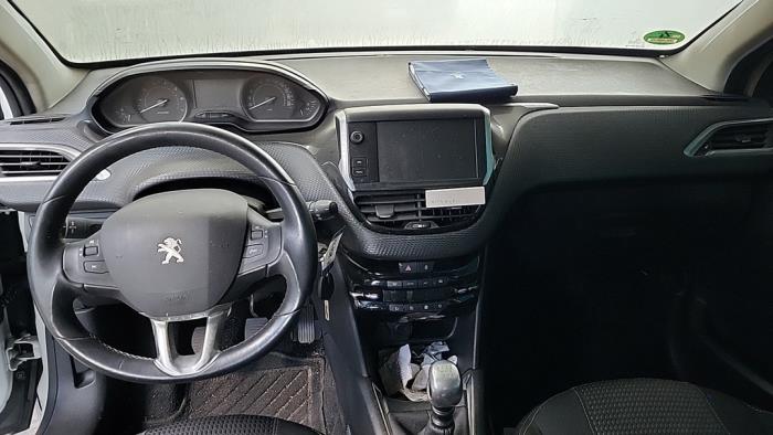 Peugeot 208 I 1.2 12V e-THP PureTech 110 Sloopvoertuig (2019, Wit)