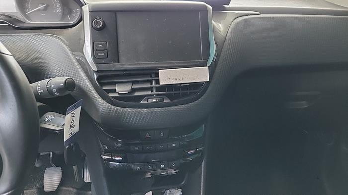 Peugeot 208 I 1.2 12V e-THP PureTech 110 Sloopvoertuig (2019, Wit)