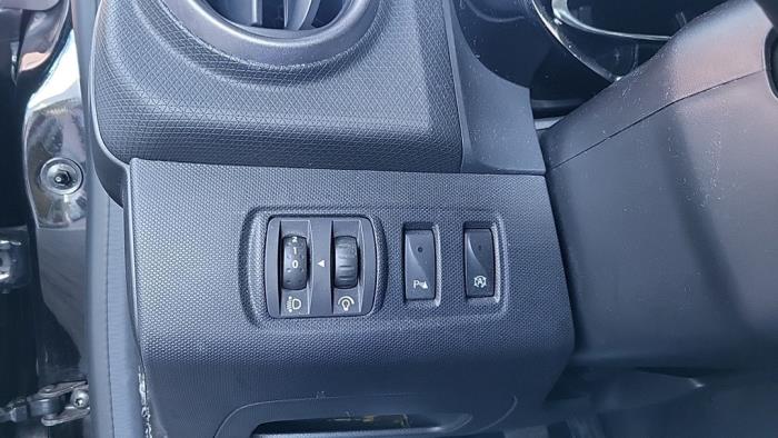 Renault Clio IV Estate/Grandtour 1.5 Energy dCi 90 FAP Sloopvoertuig (2014, Zwart)