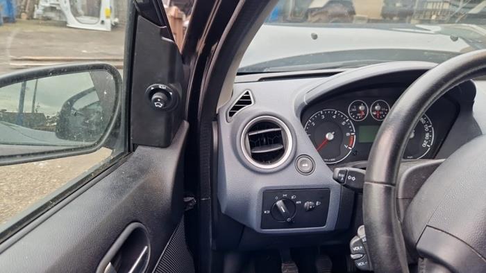 Ford Fiesta 5 1.3 Sloopvoertuig (2007, Zwart)