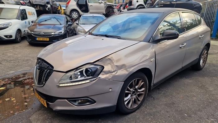 Lancia Delta 1.6 D Multijet 16V 120 Schadevoertuig (2009, Beige)