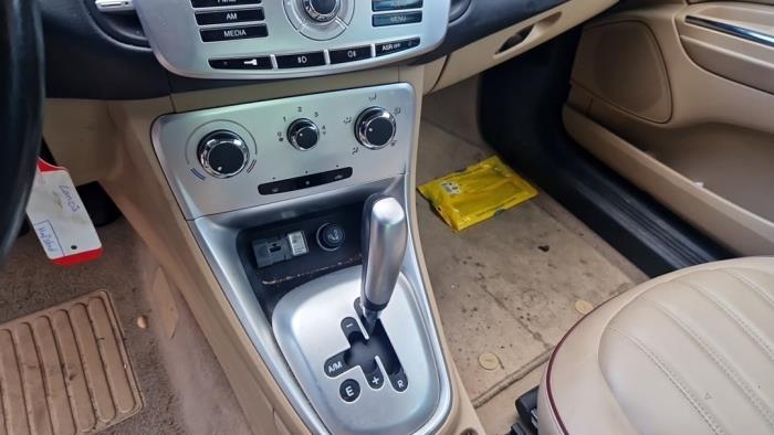 Lancia Delta 1.6 D Multijet 16V 120 Schadevoertuig (2009, Beige)