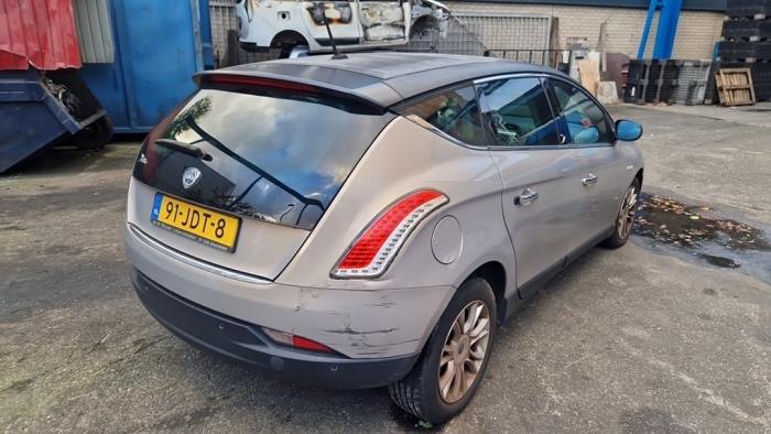 Lancia Delta 1.6 D Multijet 16V 120 Schadevoertuig (2009, Beige)