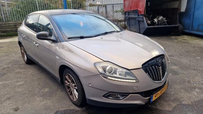 Lancia Delta 1.6 D Multijet 16V 120 Schadevoertuig (2009, Beige)
