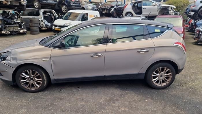 Lancia Delta 1.6 D Multijet 16V 120 Schadevoertuig (2009, Beige)