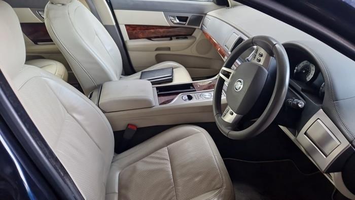 Jaguar XF 3.0 D V6 24V Sloopvoertuig (2011, Blauw)