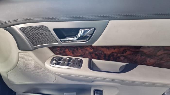 Jaguar XF 3.0 D V6 24V Sloopvoertuig (2011, Blauw)