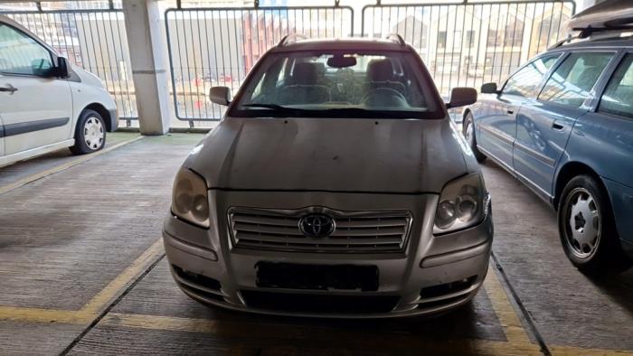 Toyota Avensis Wagon 2.0 16V VVT-i D4 Sloopvoertuig (2004, Grijs)