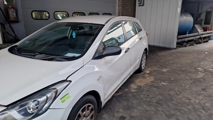 Hyundai i30 Wagon 1.4 CRDi Blue Drive 16V Sloopvoertuig (2013, Wit)
