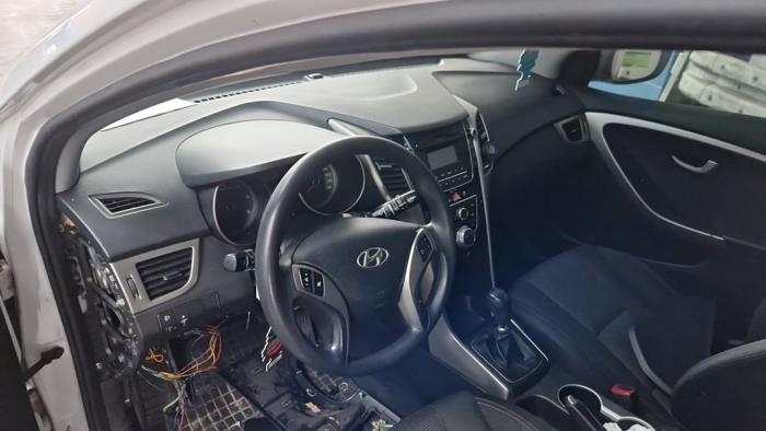 Hyundai i30 Wagon 1.4 CRDi Blue Drive 16V Sloopvoertuig (2013, Wit)