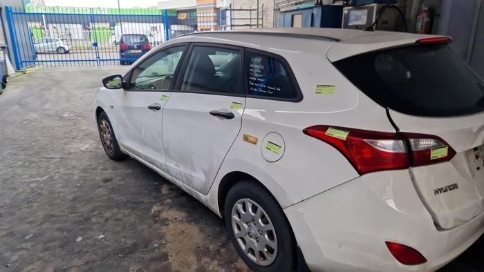 Hyundai i30 Wagon 1.4 CRDi Blue Drive 16V Sloopvoertuig (2013, Wit)