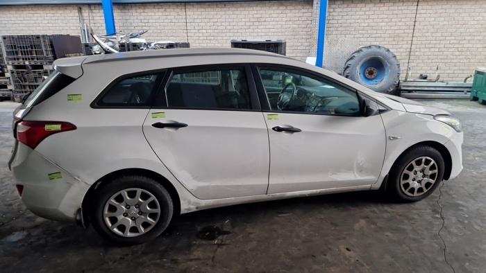 Hyundai i30 Wagon 1.4 CRDi Blue Drive 16V Sloopvoertuig (2013, Wit)