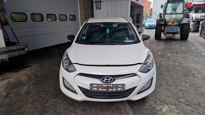 Hyundai i30 Wagon 1.4 CRDi Blue Drive 16V Sloopvoertuig (2013, Wit)