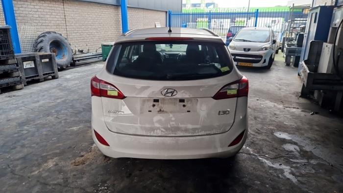 Hyundai i30 Wagon 1.4 CRDi Blue Drive 16V Sloopvoertuig (2013, Wit)