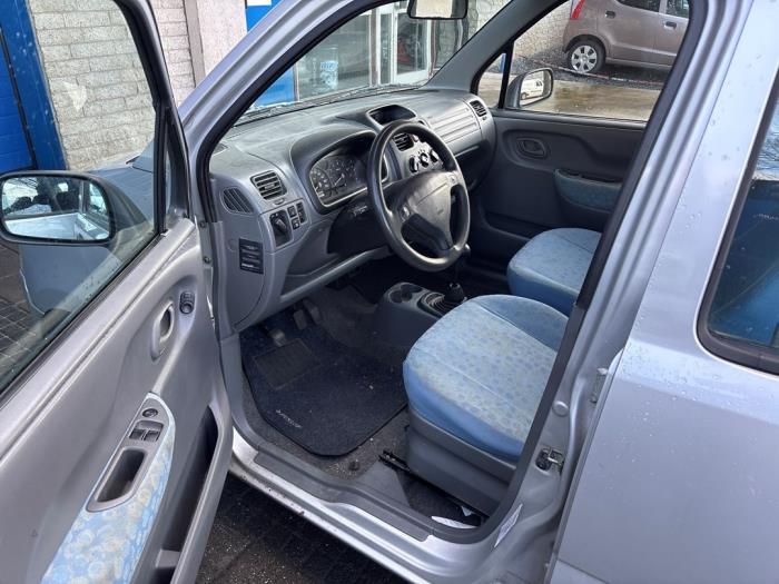 Suzuki Wagon-R+ 1.3 16V Schadevoertuig (2001, Grijs)