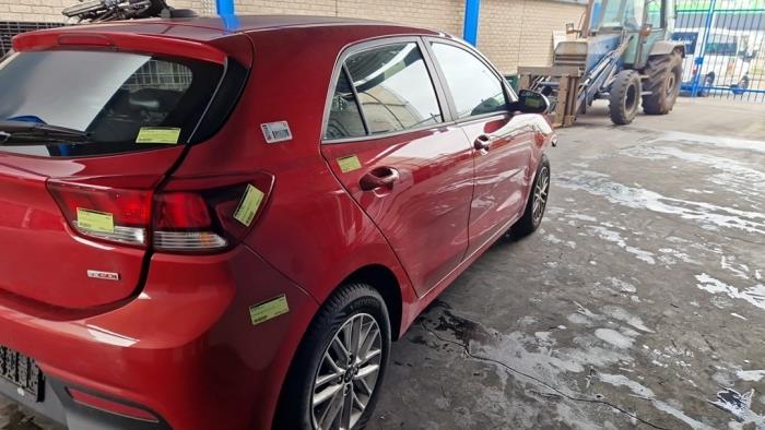 Kia Rio IV 1.0i T-GDi 100 12V Sloopvoertuig (2018, Rood)