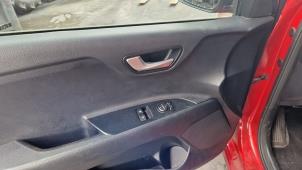 Kia Rio IV 1.0i T-GDi 100 12V Sloopvoertuig (2018, Rood)