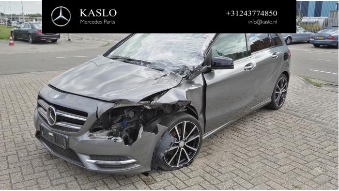 Mercedes B 1.6 B-180 BlueEFFICIENCY Turbo 16V Sloopvoertuig (2014, Antraciet)
