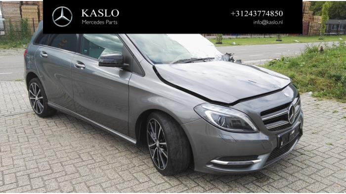 Mercedes B 1.6 B-180 BlueEFFICIENCY Turbo 16V Sloopvoertuig (2014, Antraciet)