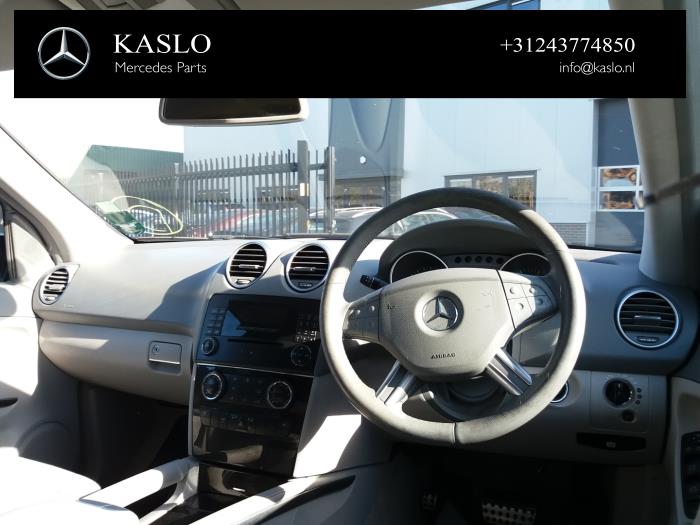 Mercedes ML II 3.5 350 4-Matic V6 24V Sloopvoertuig (2006, Metallic, Zwart)