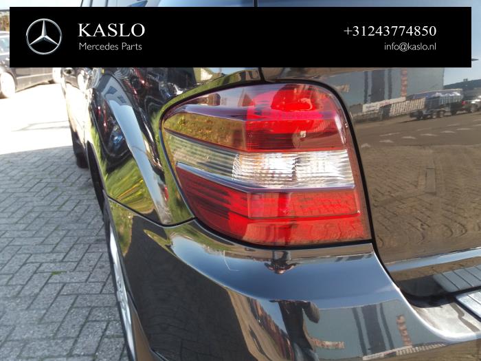 Mercedes ML II 3.5 350 4-Matic V6 24V Sloopvoertuig (2006, Metallic, Zwart)