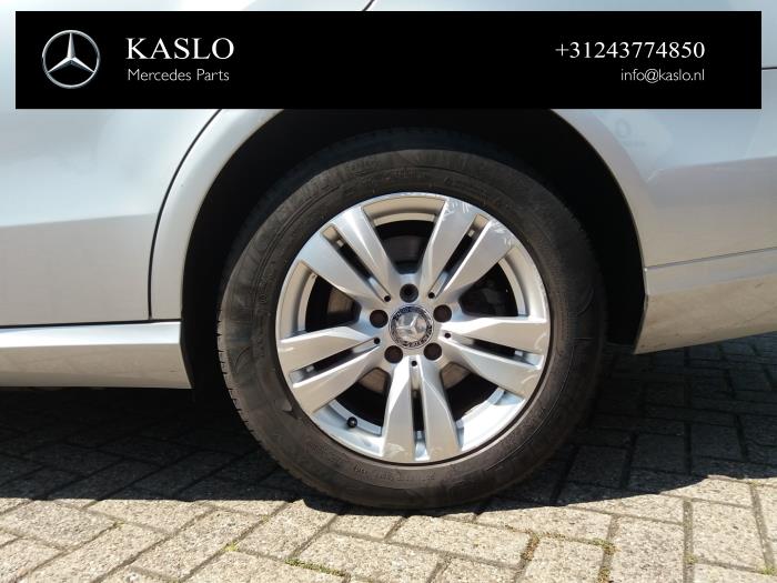 Mercedes E E-220 CDI 16V BlueEfficiency Sloopvoertuig (2010, Metallic, Zilver)