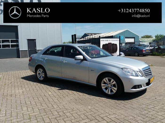 Mercedes E E-220 CDI 16V BlueEfficiency Sloopvoertuig (2010, Metallic, Zilver)