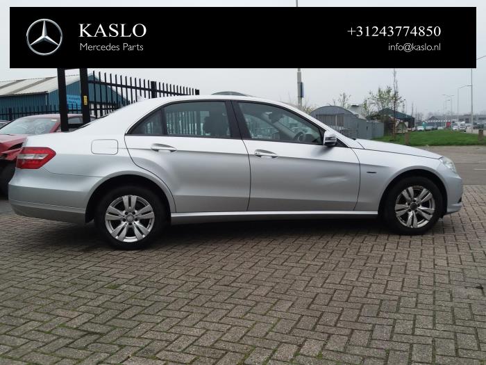 Mercedes E E-220 CDI 16V BlueEfficiency Sloopvoertuig (2010, Metallic, Zilver)