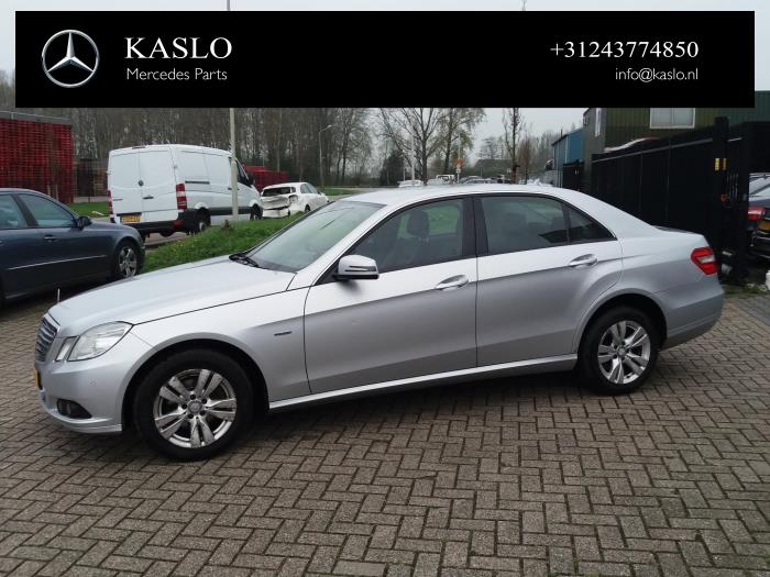 Mercedes E E-220 CDI 16V BlueEfficiency Sloopvoertuig (2010, Metallic, Zilver)