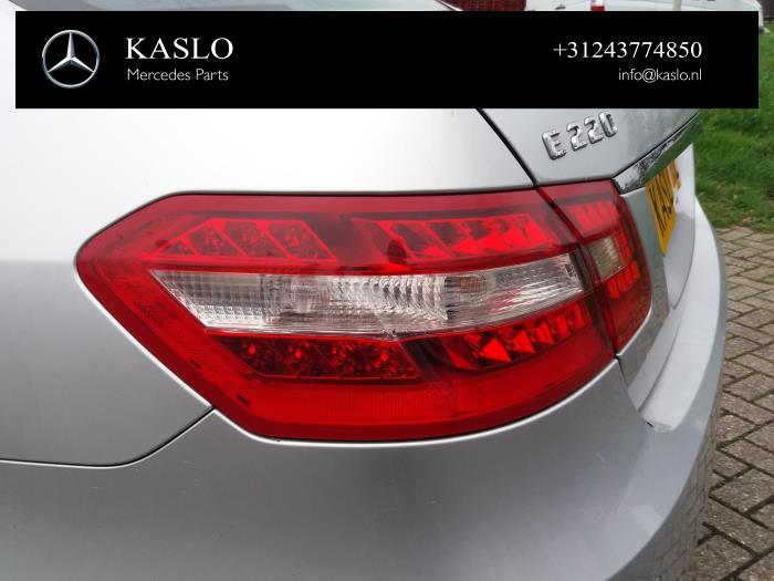 Mercedes E E-220 CDI 16V BlueEfficiency Sloopvoertuig (2010, Metallic, Zilver)