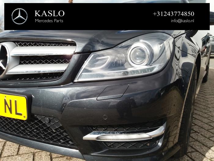 Mercedes C 1.8 C-180 CGI 16V BlueEfficiency Sloopvoertuig (2011, Metallic, Zwart)