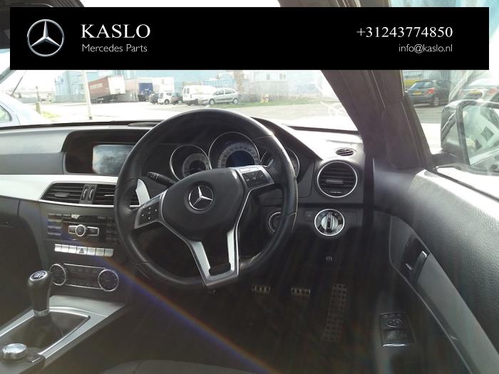 Mercedes C 1.8 C-180 CGI 16V BlueEfficiency Sloopvoertuig (2011, Metallic, Zwart)