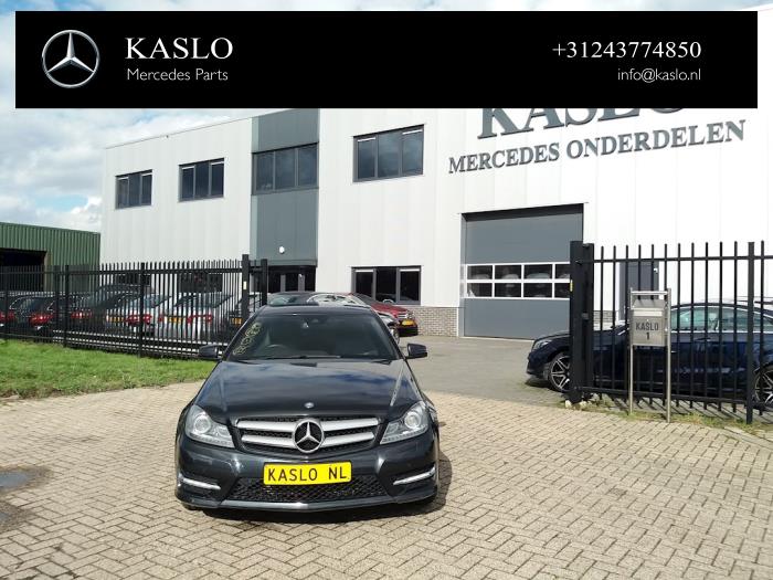 Mercedes C 1.8 C-180 CGI 16V BlueEfficiency Sloopvoertuig (2011, Metallic, Zwart)