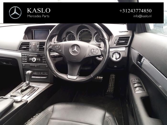 Mercedes E E-220 CDI 16V BlueEfficiency Sloopvoertuig (2011, Metallic, Zwart)