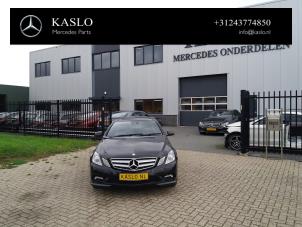 Mercedes E E-220 CDI 16V BlueEfficiency Sloopvoertuig (2011, Metallic, Zwart)